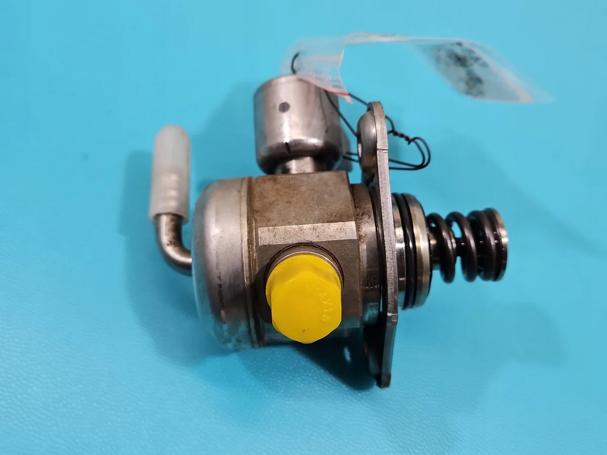Polttoainepumppu VW Golf VII 1,4 TSI 0261520261 image 5