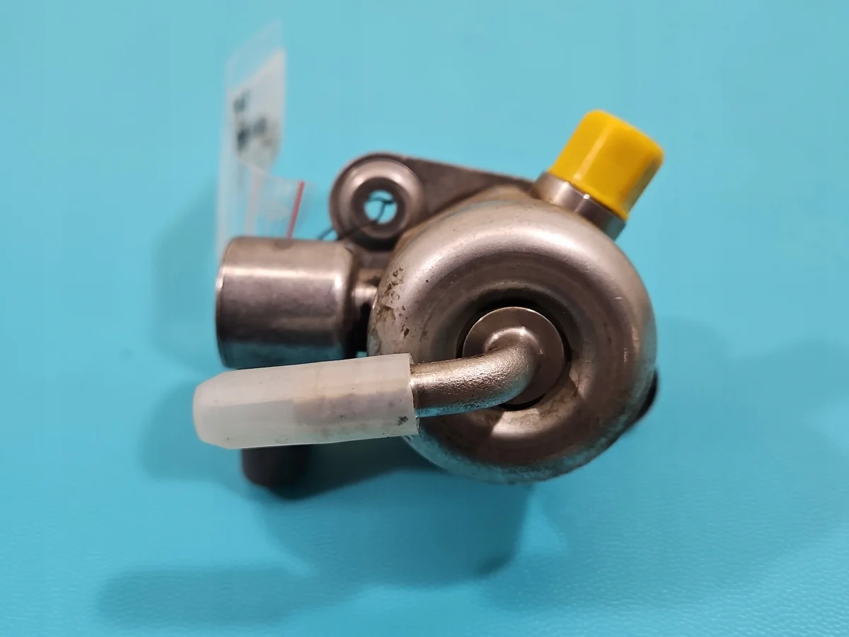 Polttoainepumppu VW Golf VII 1,4 TSI 0261520261 image 6