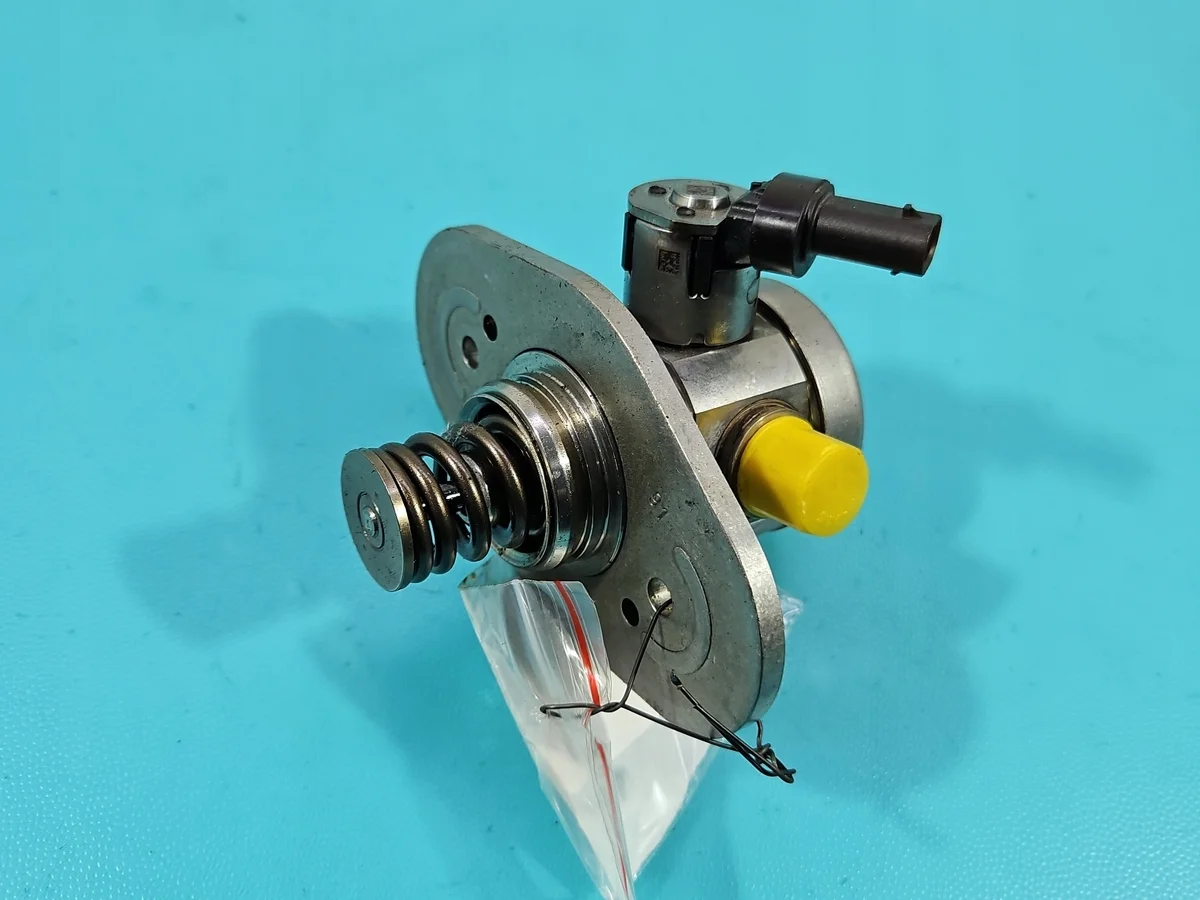 Brandstofpomp BMW G20 2,0 T 8631642