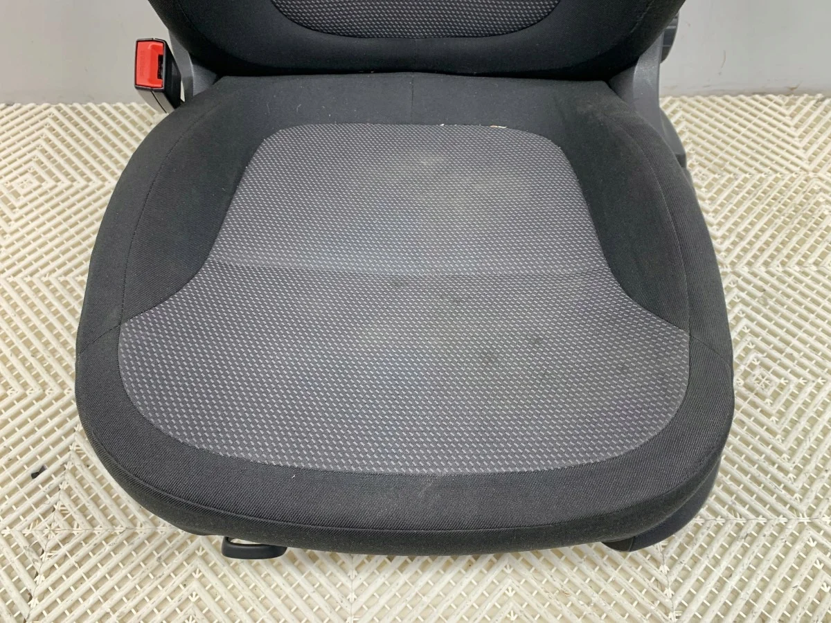 Skoda Yeti Vordersitz links gebraucht image 3
