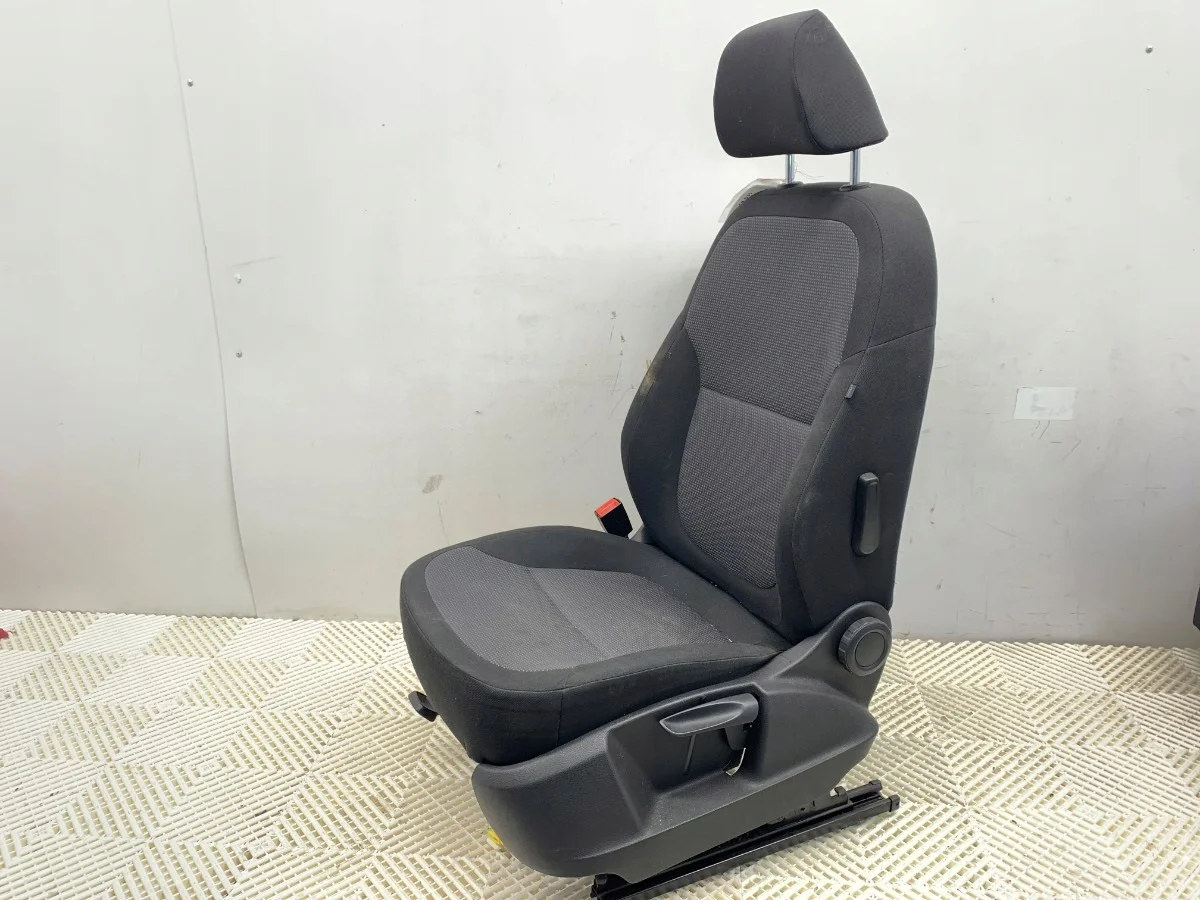 Skoda Yeti Vordersitz links gebraucht image 4