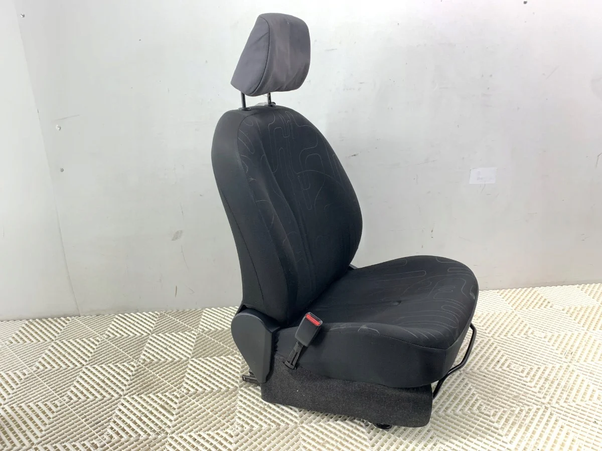 Sitz vorne links Toyota Yaris II image 5