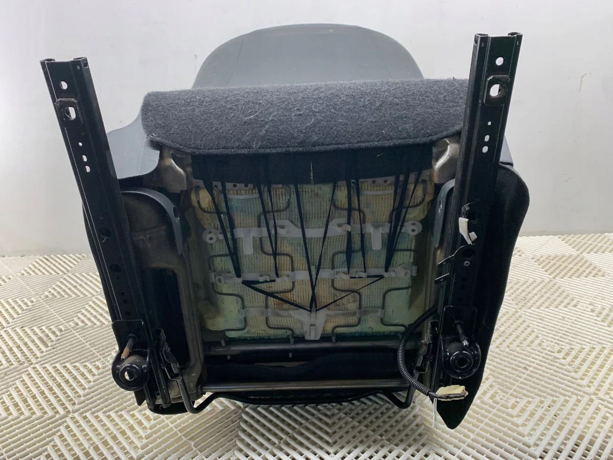 Sitz vorne links Toyota Yaris II image 7