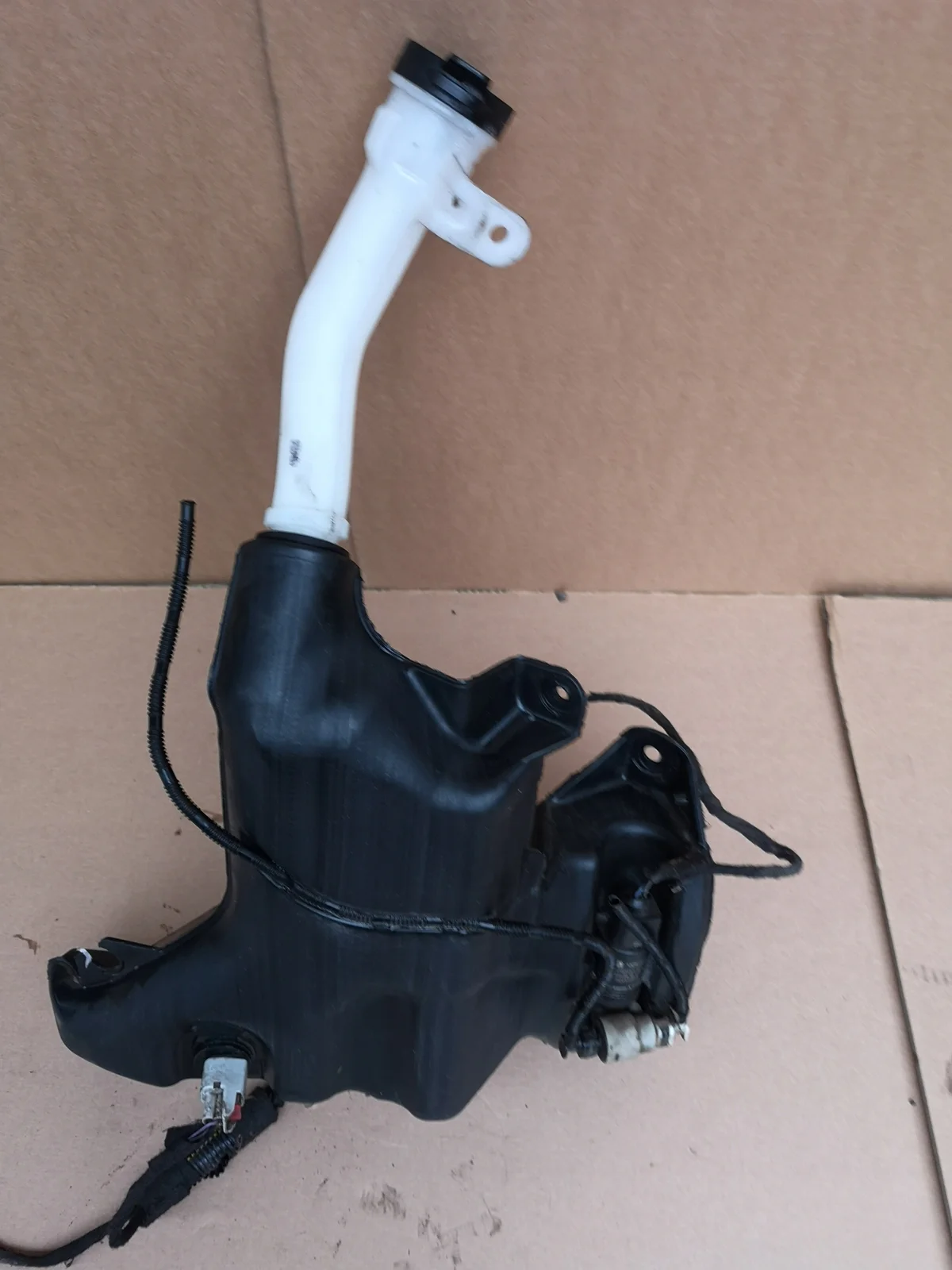 Opel Insignia B Serbatoio liquido lavavetri 13480307 image 4