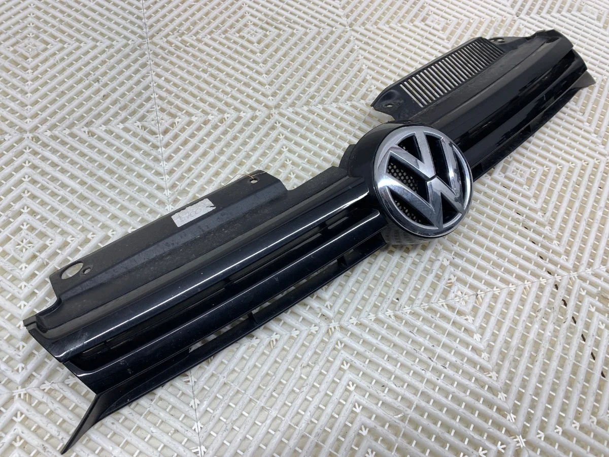 Calandre VW Golf VI 1K9853651 d'occasion