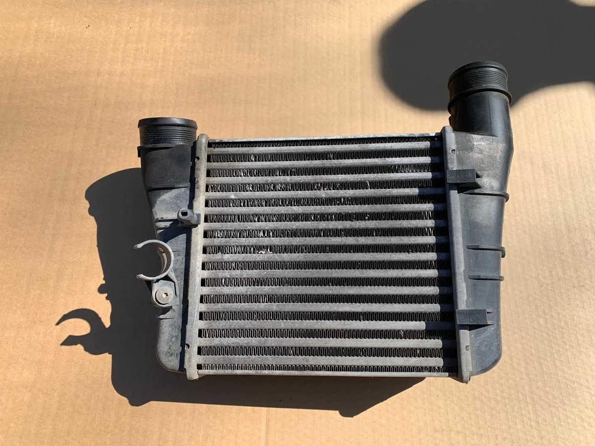 Intercooler Audi A4 B7 Seat Exeo 8E0145805AA