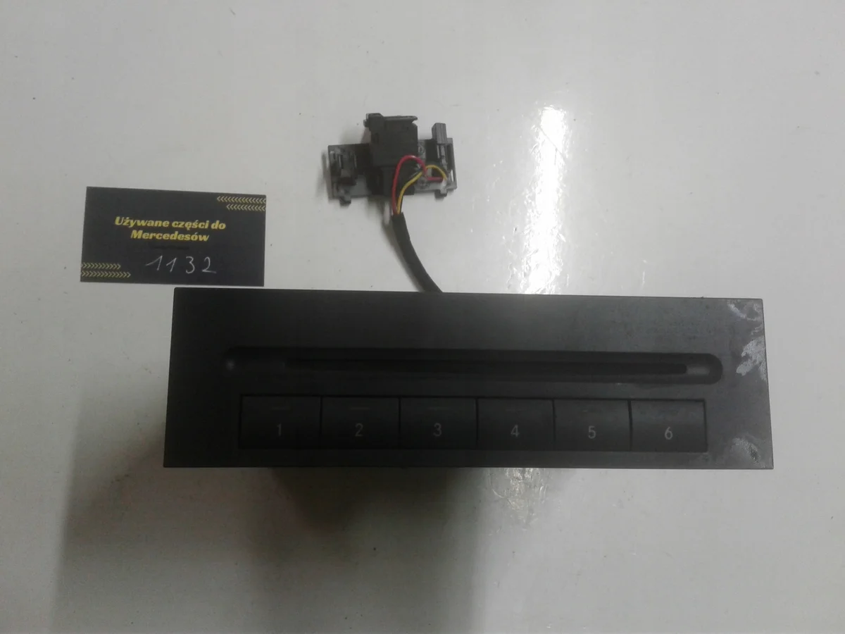 Mercedes CD Changer 2118275542