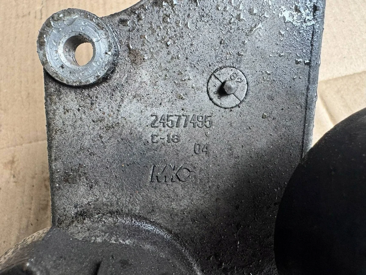 Chevrolet Lenkgetriebehalterung 24577495 image 3