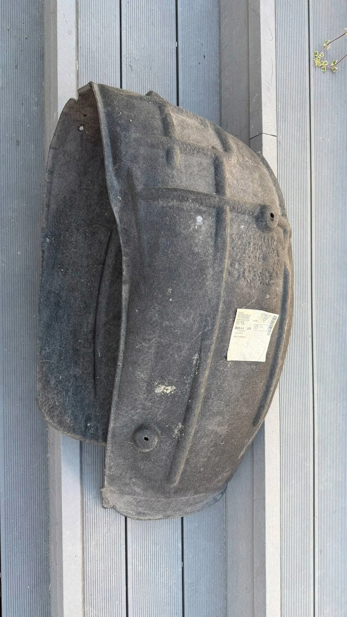Porsche Taycan 9J1 hjulhusskydd bak 9J1810970A
