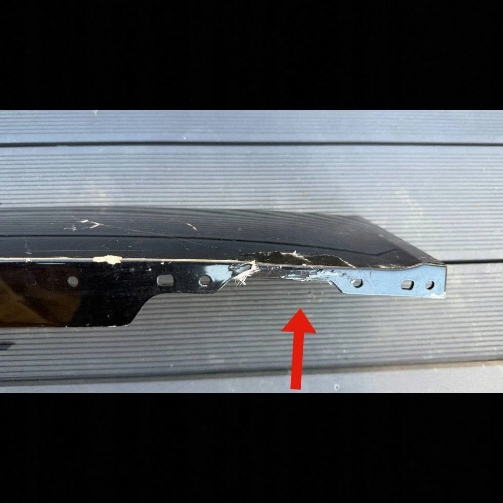 Aston Martin DBX Spoiler MY83C50202A thumbnail 1