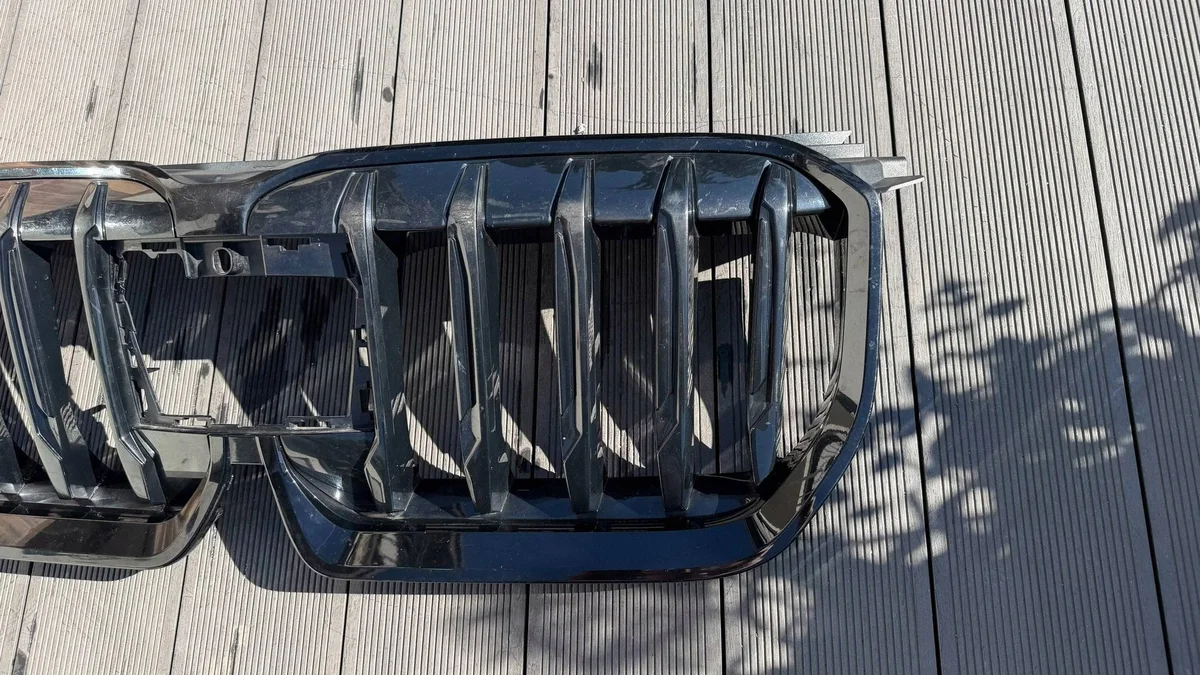 Grille de radiateur BMW X1 U11 18517811