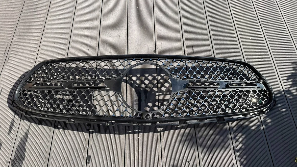 Grelha Frontal Mercedes-Benz GLC C254 A2548881800