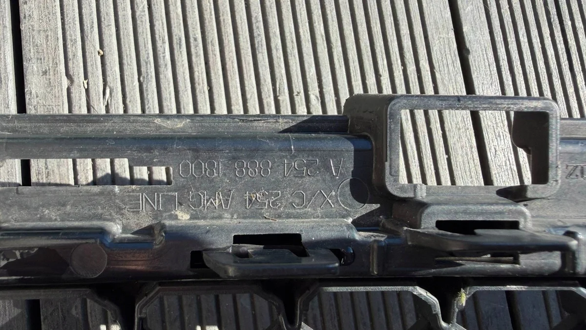 Grelha Frontal Mercedes-Benz GLC C254 A2548881800 image 9
