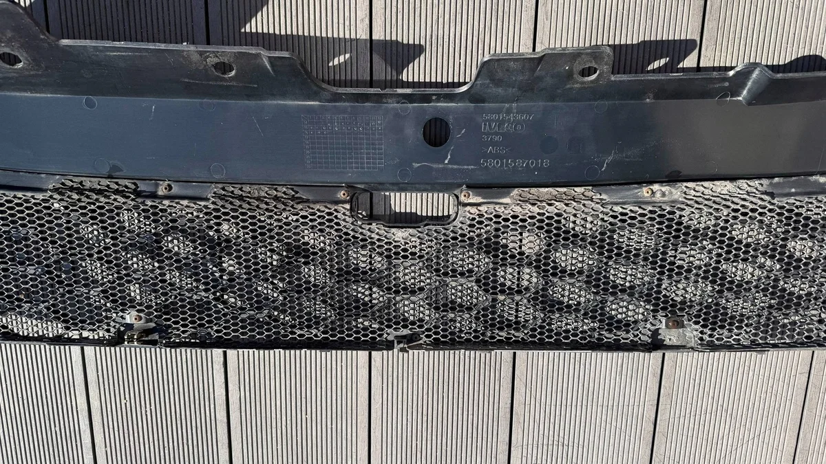 Grill fram Iveco Daily 6:e gen 5801543607 image 10