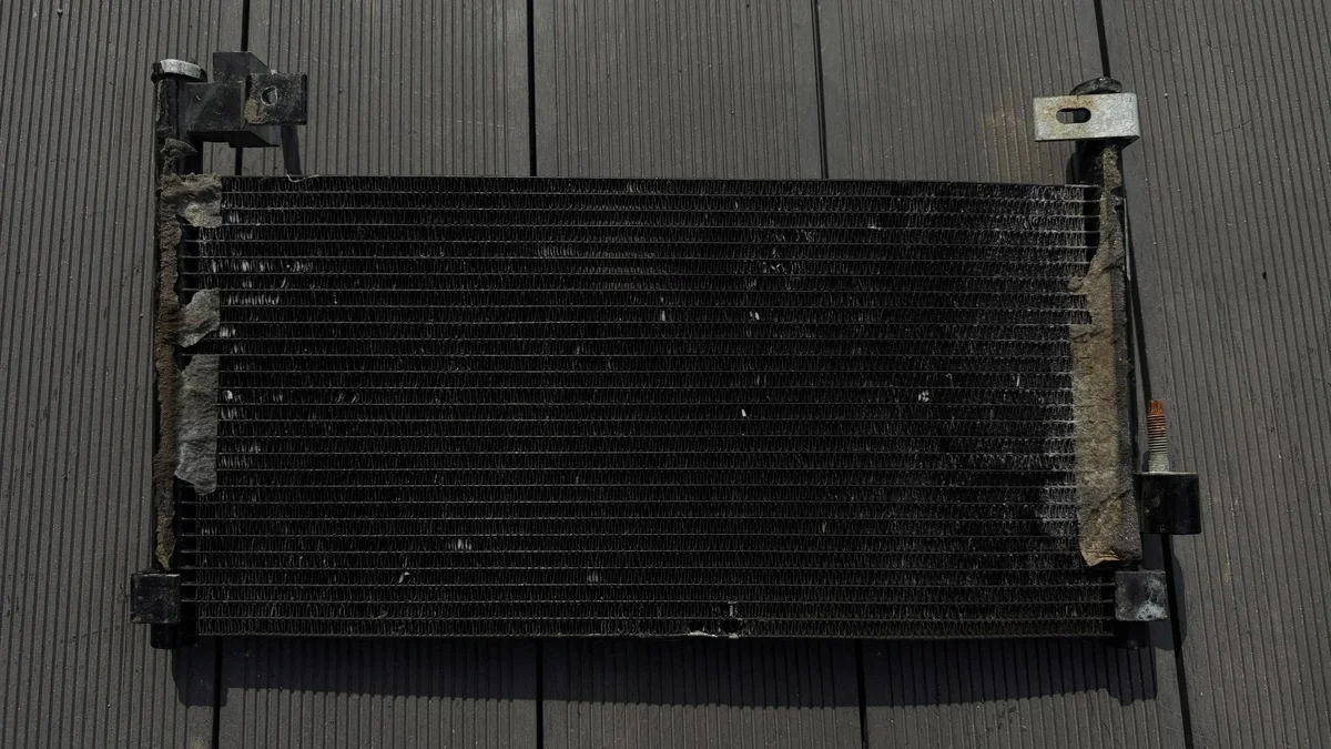 McLaren MP4 Spider Radiateur Climatisation 11A2859CP