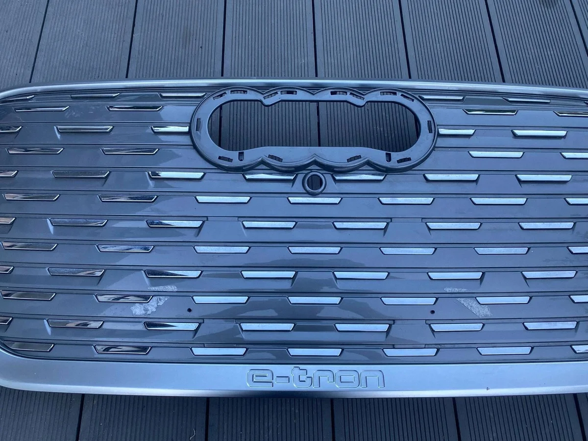 Grelha frontal Audi Q4 e-tron 89A853653A image 7