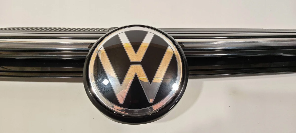 Volkswagen Golf VIII 5H0853651BD etusäleikkö image 4