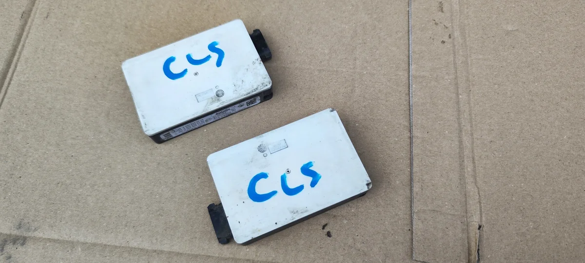 Radarsensor Totwinkelassistent Mercedes CLS W218 A0009050110 image 3