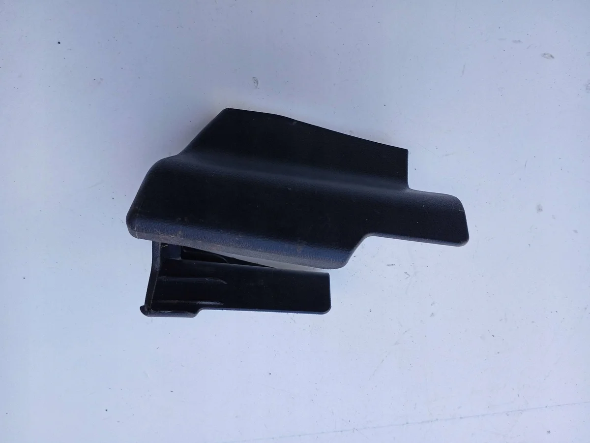 Abdeckung Sitzschienenschiene links hinten Toyota Auris II 7215802190