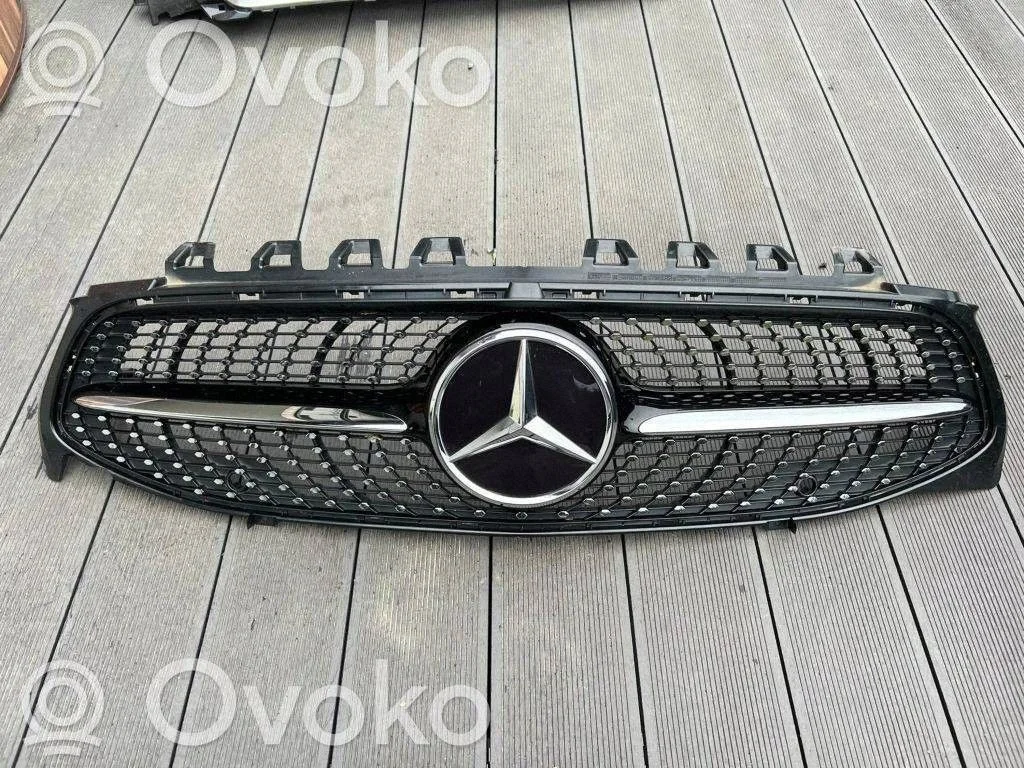 Etusäleikkö Mercedes-Benz CLA C118 A1188880000