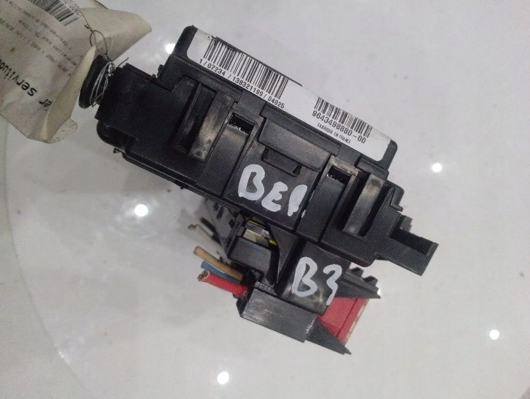 Fuse Box Citroen Berlingo 2.0 HDI 9643498880 image 3