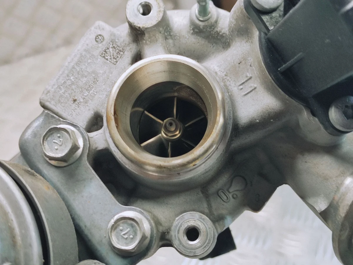 Turbo Volkswagen Golf VI 4937351015