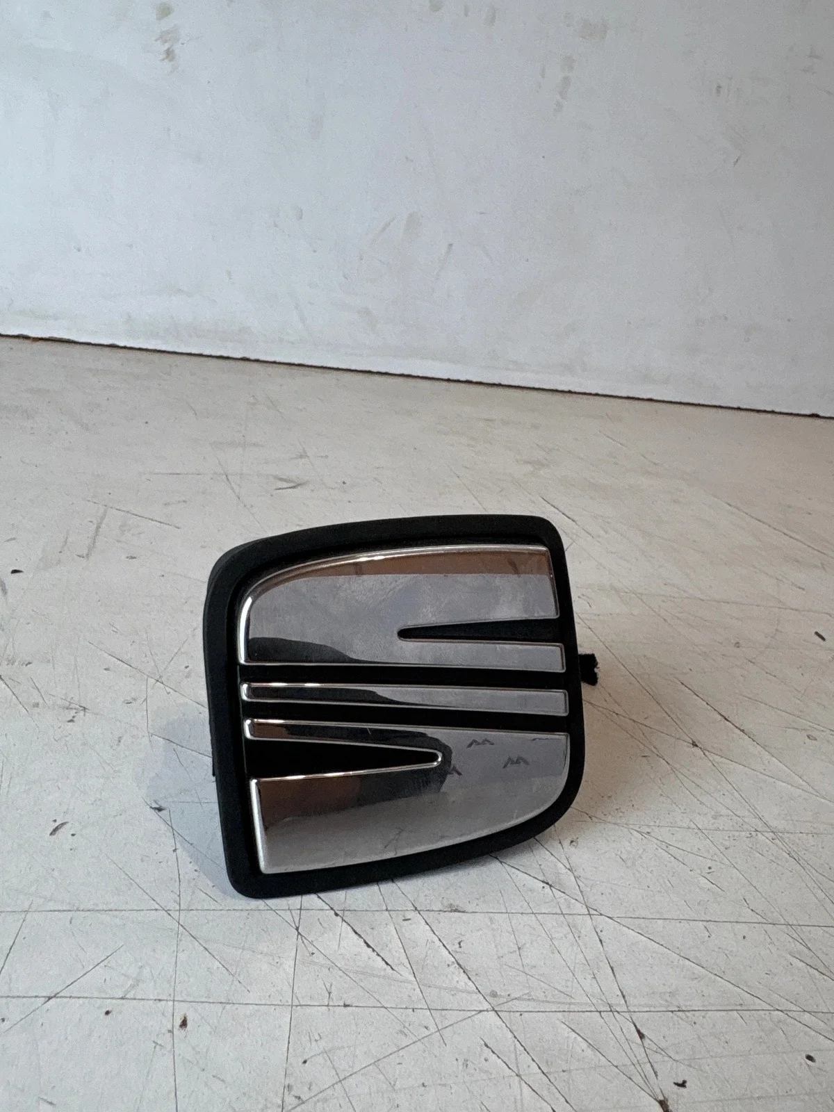 Handtag bagagelucka Seat Ibiza IV Leon II 6J4827565AAACARPARTSXXX