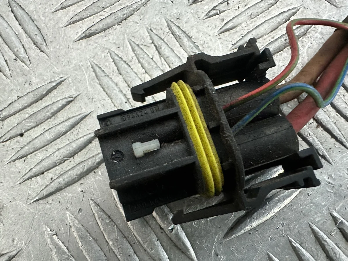 Bouchon ventilateur Mercedes E400 W212 2205450329 image 7