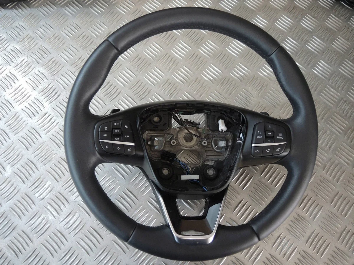 Volant cuir Ford Kuga Mk3 Focus Mk4 GTCK123