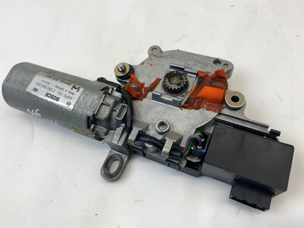 Moteur de toit ouvrant Mercedes-Benz Classe A W168 A1688200642