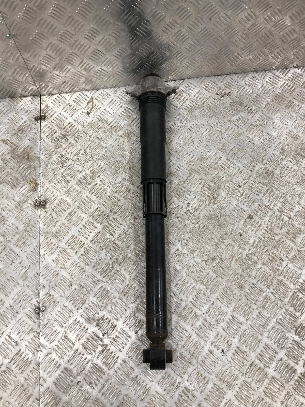 Stoßdämpfer Audi RS Q3 F3 83A513049B