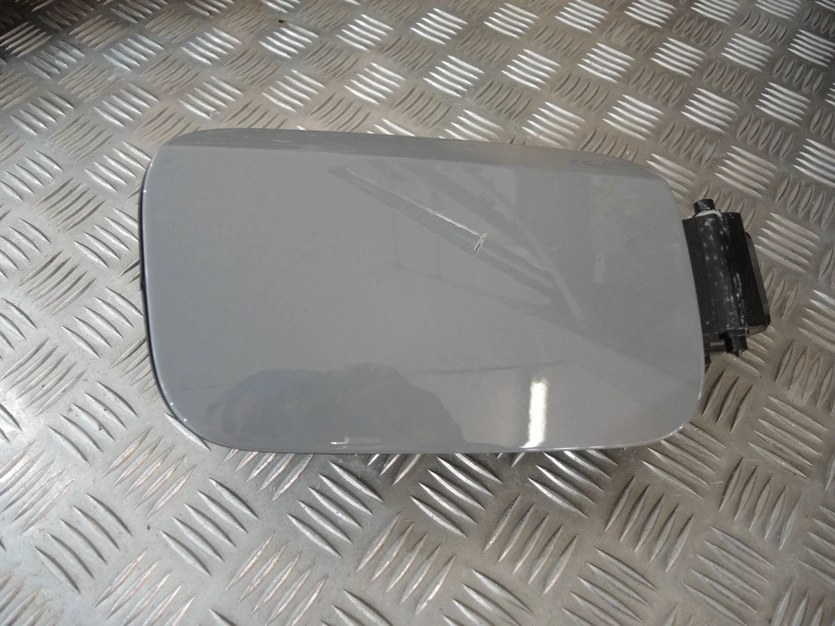 Polttoainetäyttöluukku Audi Q3 F3 83A 83F809906