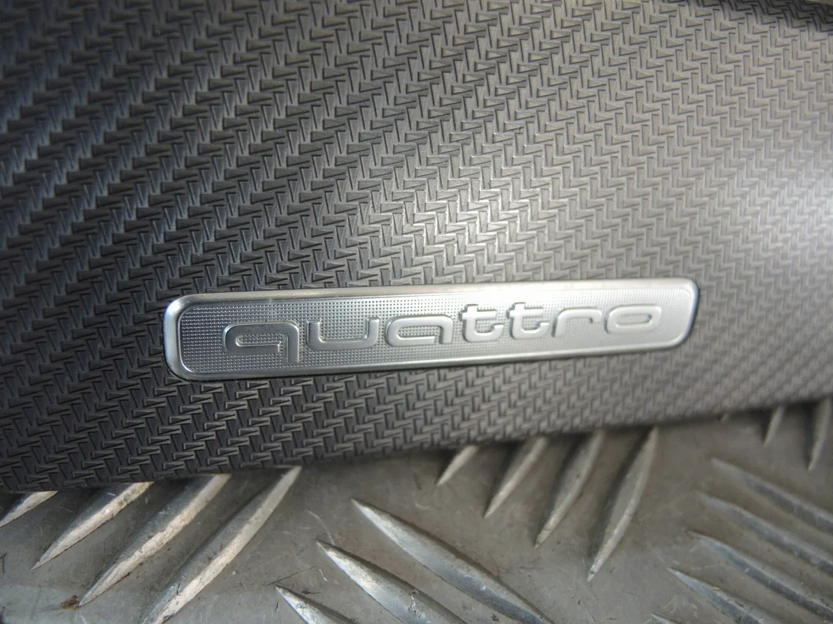 Zierleiste Audi Q3 F3 83B857186E rechts image 3