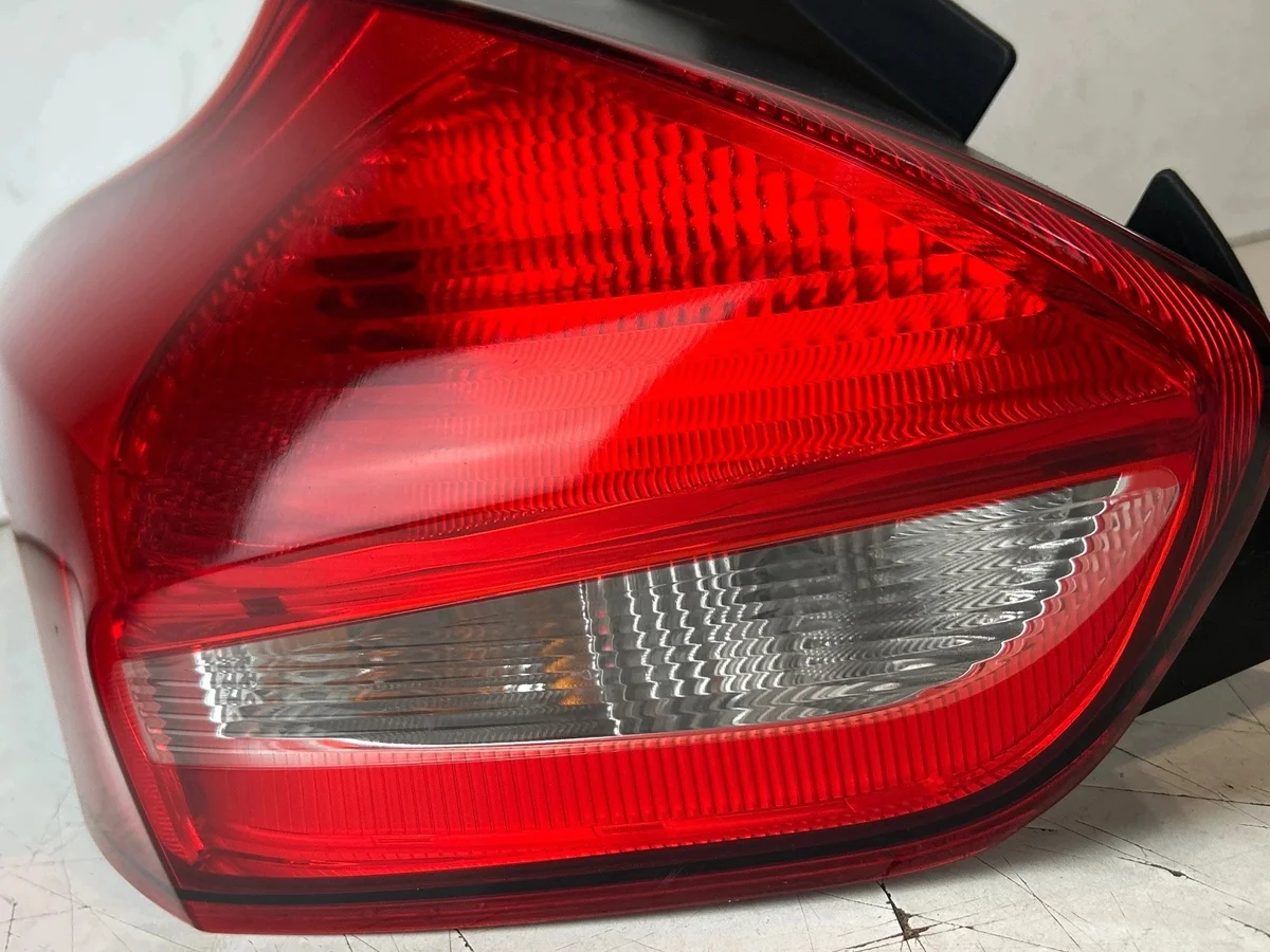 Rückleuchte links Ford Focus Mk3 18-21 F1EB-13405-B thumbnail 6