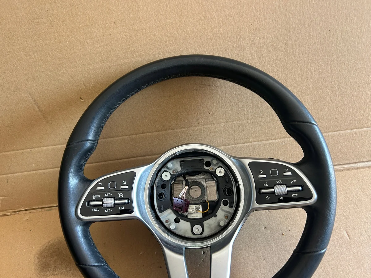 Lenkrad Mercedes A-Klasse W177 A0050071999 image 3