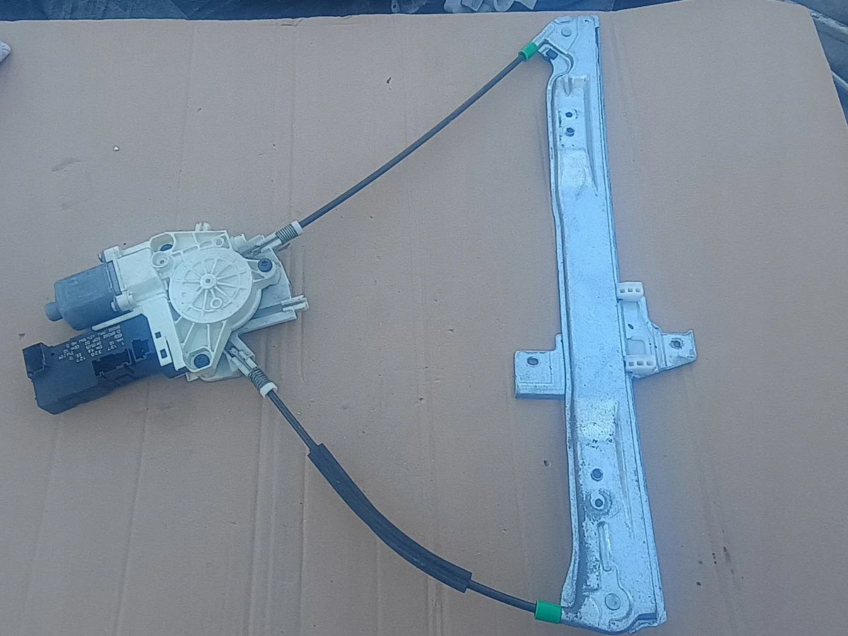Elektrisk fönsterhiss Peugeot 407 2.0 16V HDI 1137328127