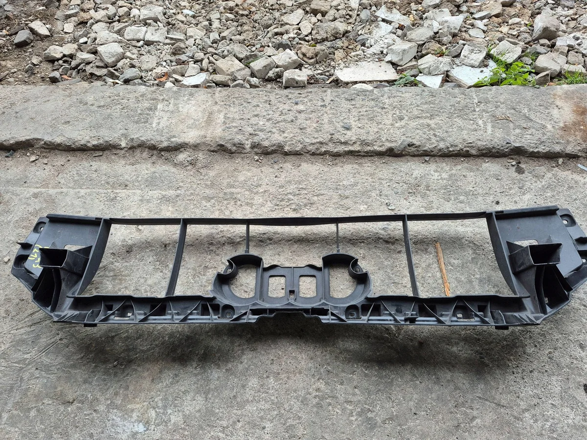 Grille Mount Audi RSQ3 83A853692B image 6