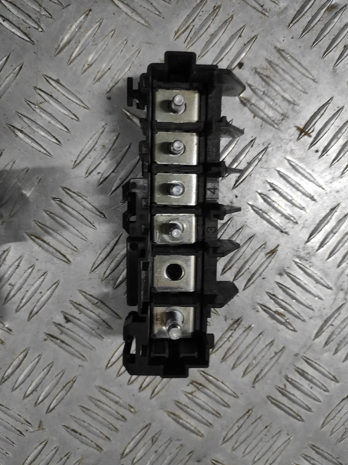 Klema de Fusíveis Chevrolet Camaro 5463732MA69