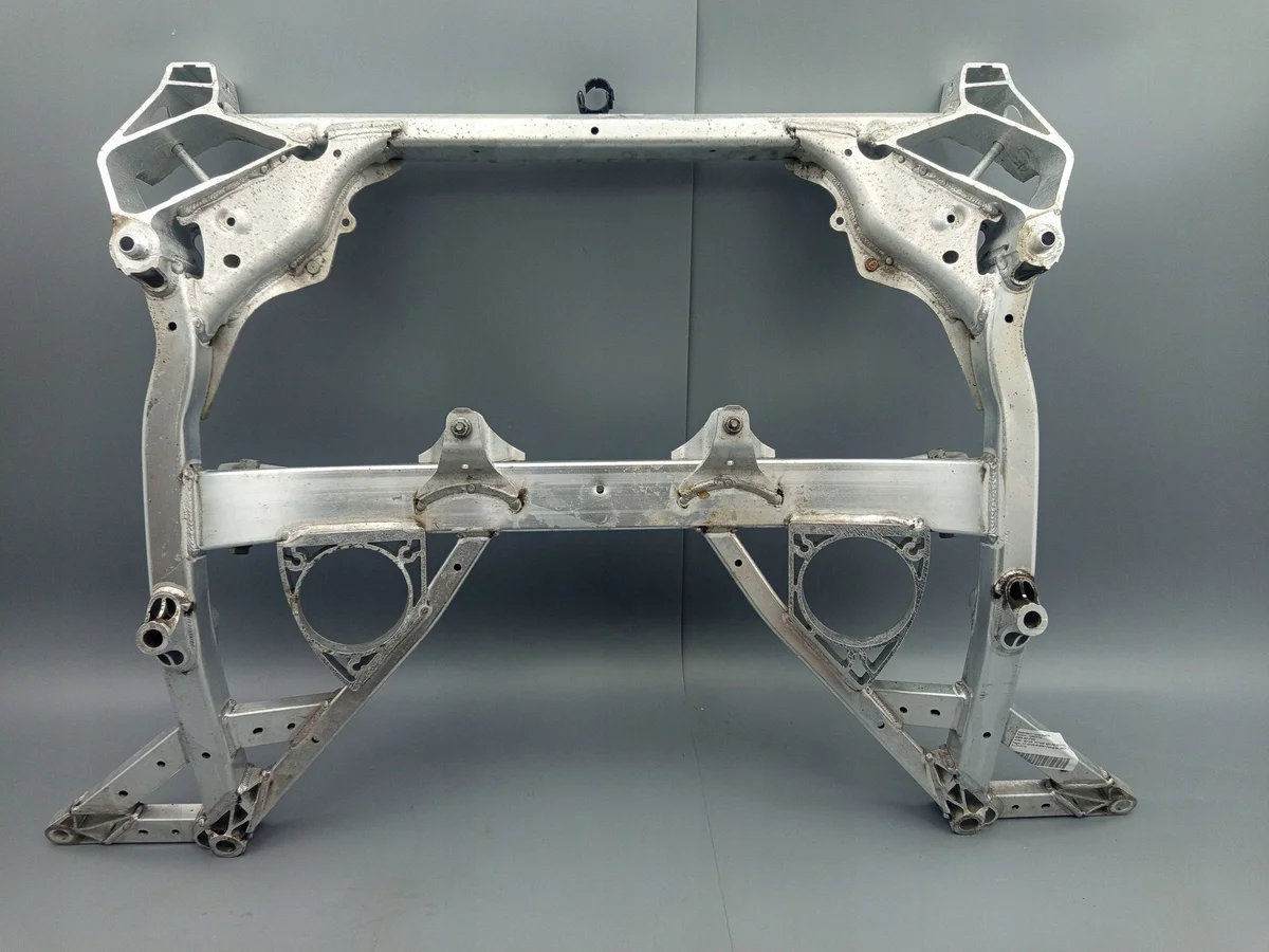 Viga BMW 2284630 Soporte delantero