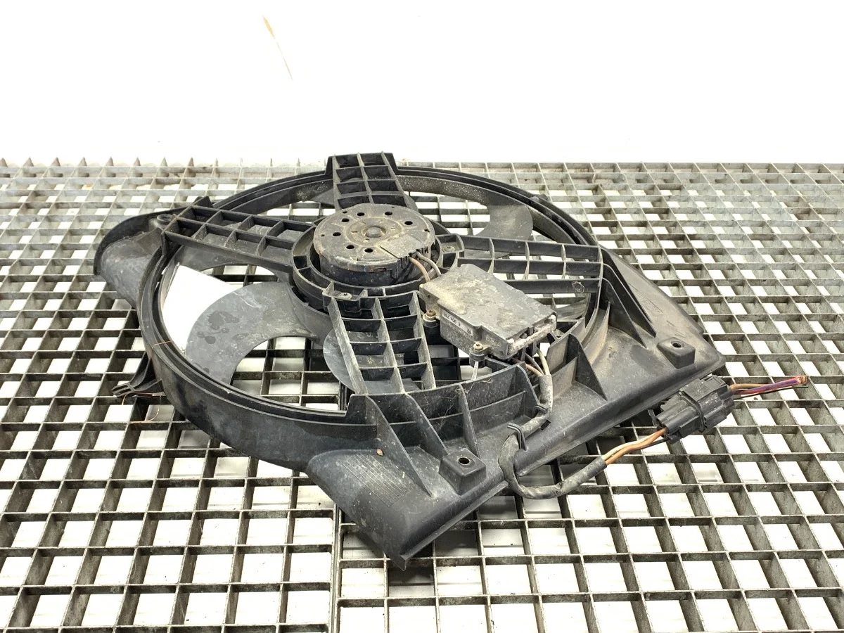 BMW E46 Lüfter Kühler 0130303846 image 3