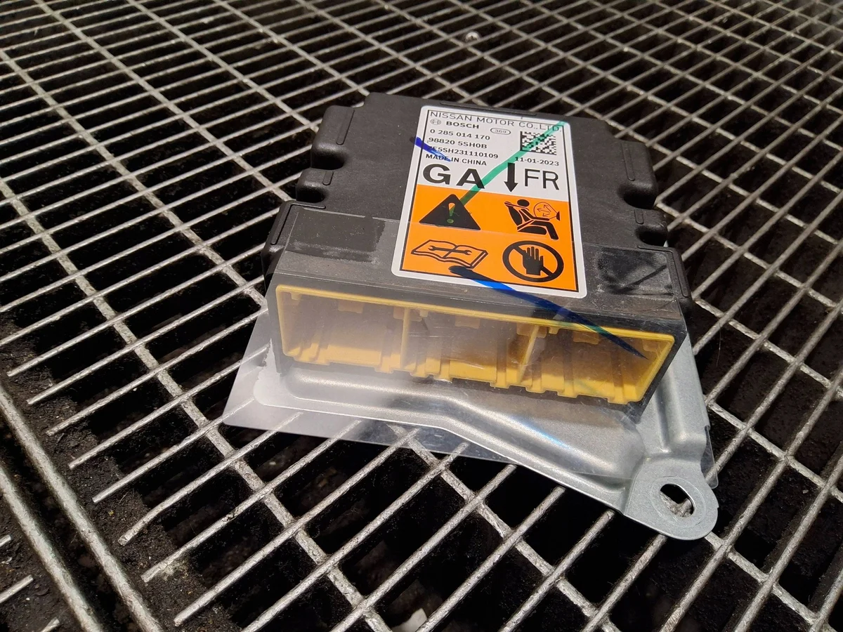 Airbag Control Unit Nissan Leaf II 988205SH0B
