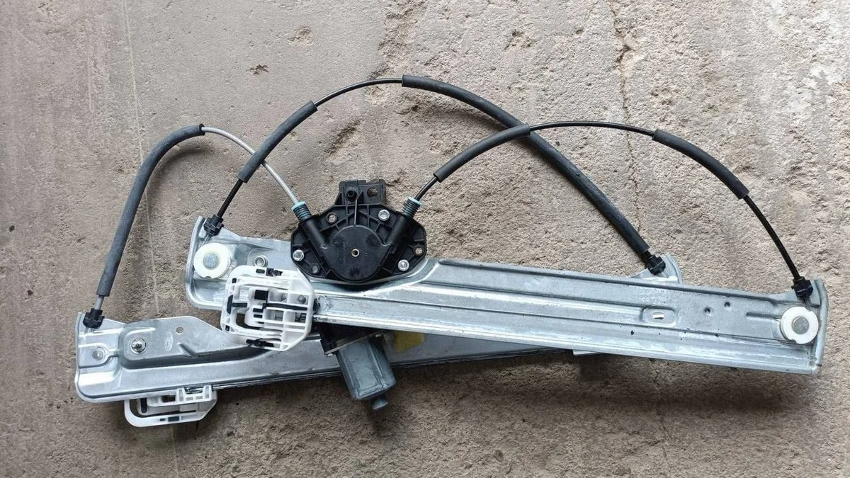 Window Regulator Ford Kuga II Left Front 2138696