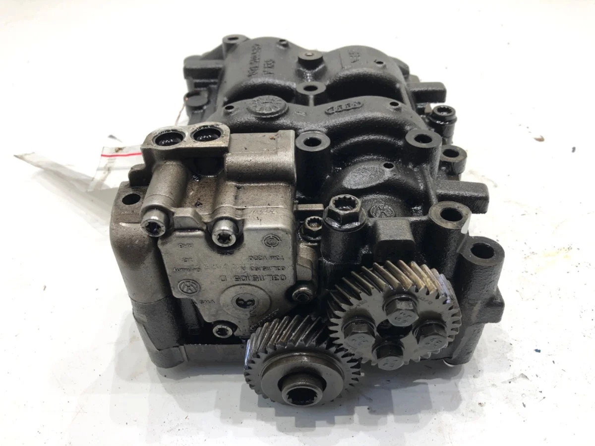 Bomba de Óleo Skoda Superb II 2.0 TDI 03L103537