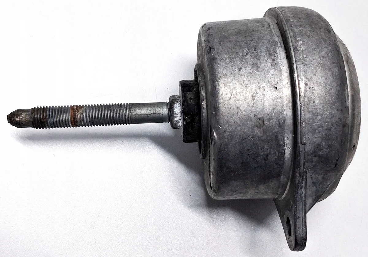 Porsche 911 997 Supporto Motore 99737504903 image 3