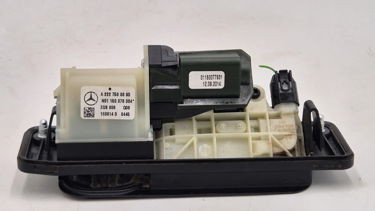 Mercedes W205 W222 Bagageutrymme Handtag A2227500893