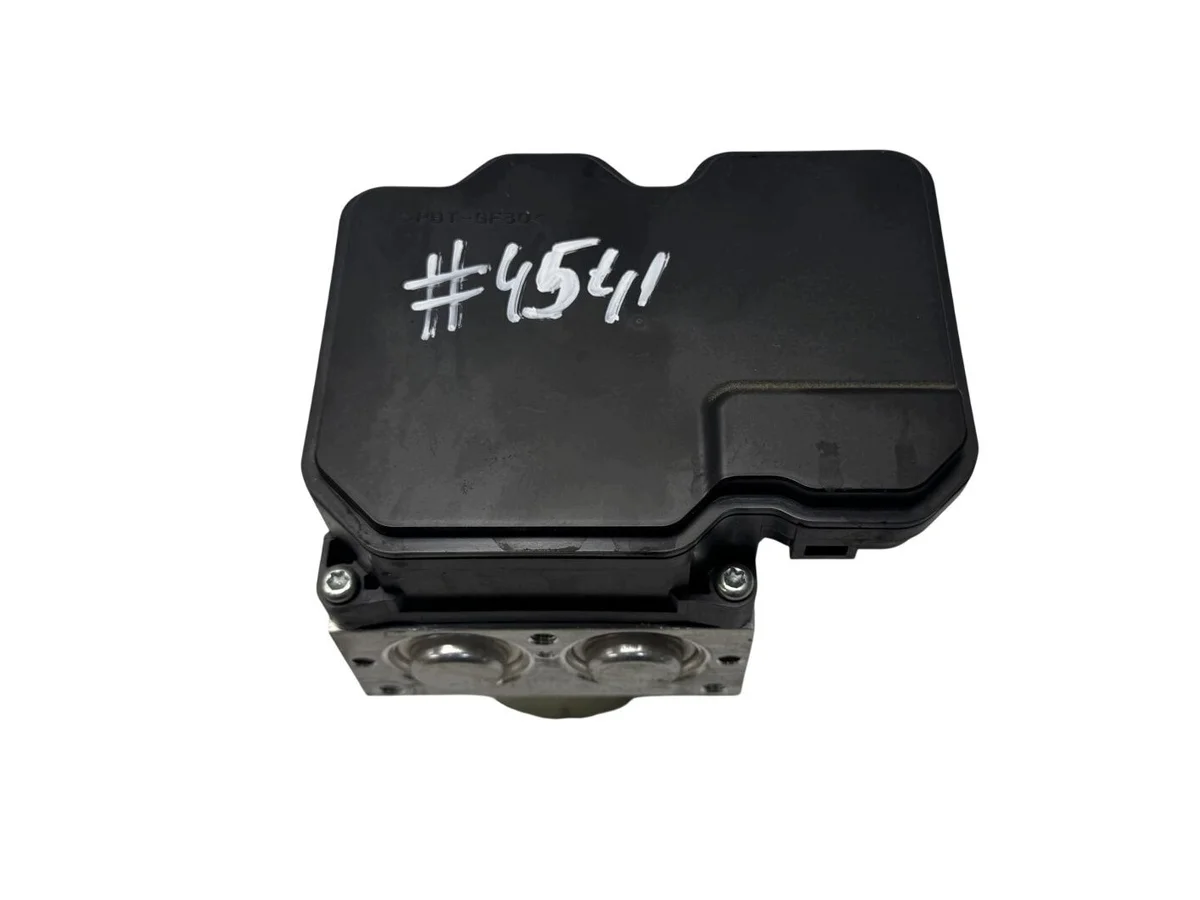 ABS pomp Toyota Yaris IV XP210 2020- 44540-K0110