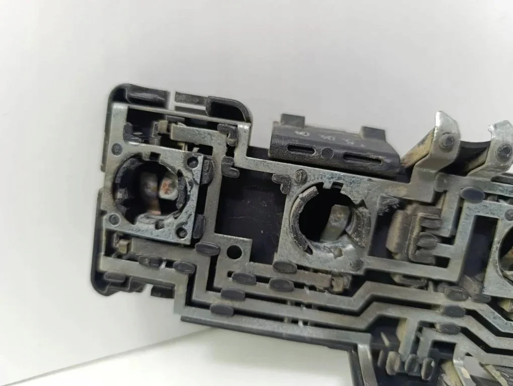 Contatti lampada posteriore VW Passat B5 3B9945258B image 4