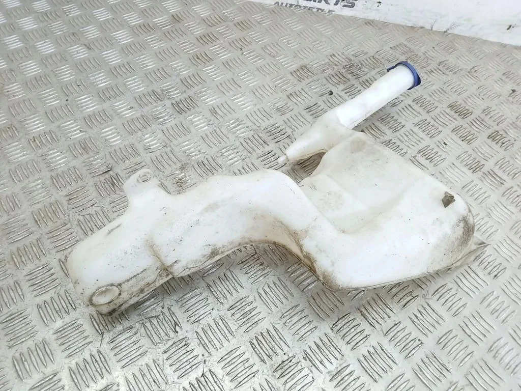 Réservoir lave-glace Ford Fiesta MK7 8A6117B613AF image 3