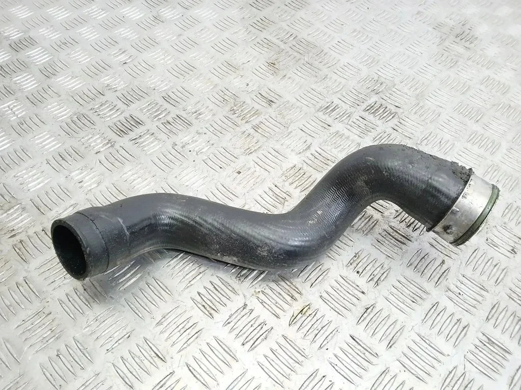 Rör till intercooler VW Passat 3B0145834R