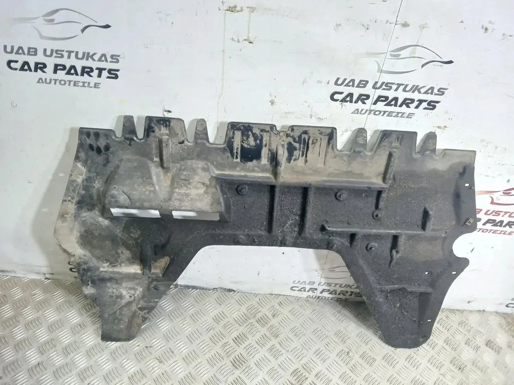 Moottorin suojus VW Passat B7 Alltrack 3C0825237 image 4